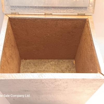 Muckle Mfg. front door delivery Milk box