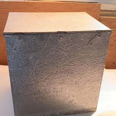 Muckle Mfg. front door delivery Milk box