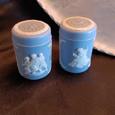 Wrought Farberware Aluminum plate frame platter with salt & pepper shakers
