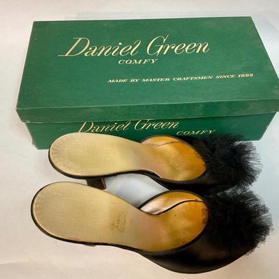 Daniel Green Comfy Women's Black Slides size 260 (9.5)