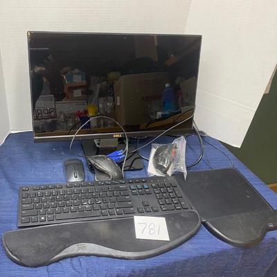 Dell Monitor and Keyboard