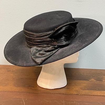 Womenâ€™s Black Wool Felt Hat