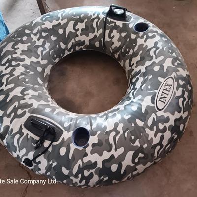 Camouflage Intex innertube with handles for swim or sled