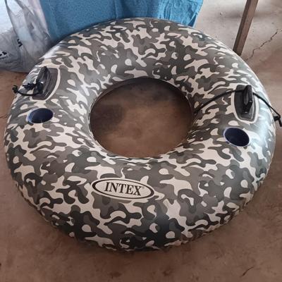 Camouflage Intex innertube with handles for swim or sled