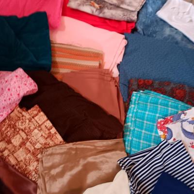 Large assortment of vintage fabric pieces - larger sized pieces