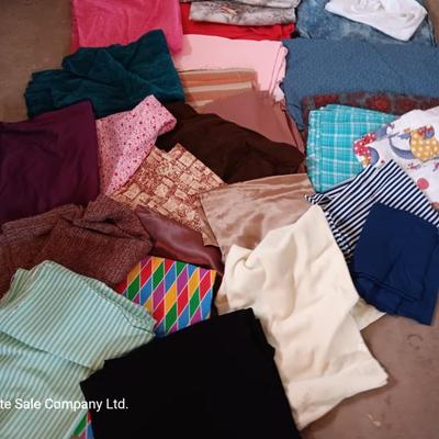 Large assortment of vintage fabric pieces - larger sized pieces