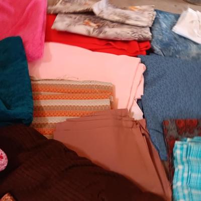 Large assortment of vintage fabric pieces - larger sized pieces