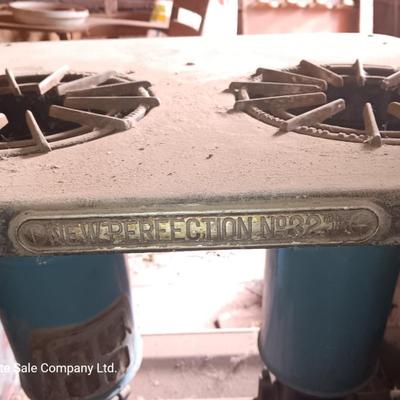 Antique early 1900's kerosene two burner stove with glass kerosene bottle