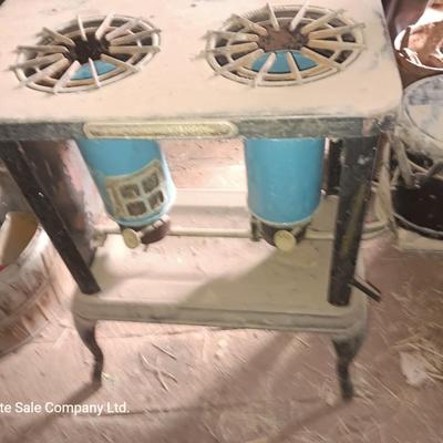 Antique early 1900's kerosene two burner stove with glass kerosene bottle