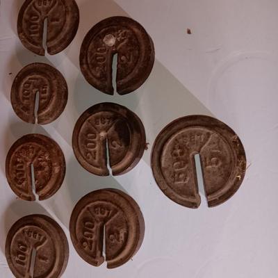 Antique Howe scale Co. scale with weights