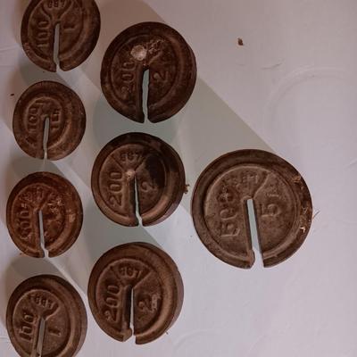 Antique Howe scale Co. scale with weights