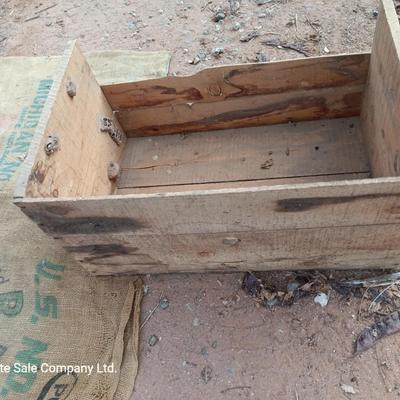 Vintage "The merchants Biscuit co. Denver colorado wooden crate with two Gunnie sacks