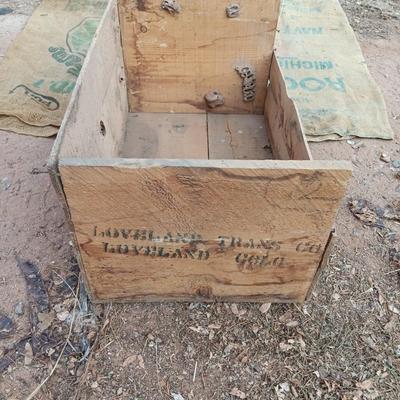 Vintage "The merchants Biscuit co. Denver colorado wooden crate with two Gunnie sacks
