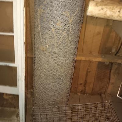 Beamon Metal chicken cage and a big roll of chicken wire