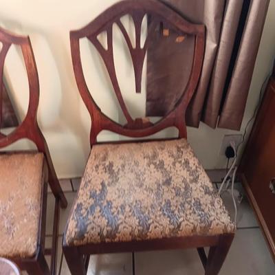 Antique Craddock furniture drop leaf table with 4 chairs
