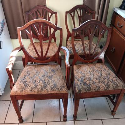 Antique Craddock furniture drop leaf table with 4 chairs