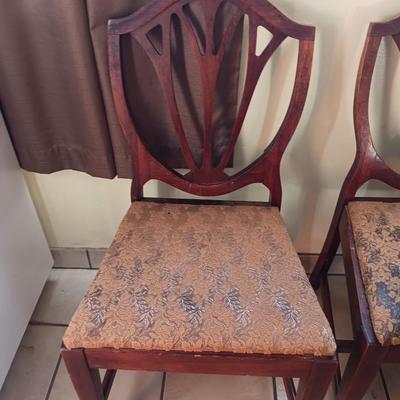 Antique Craddock furniture drop leaf table with 4 chairs
