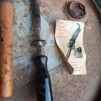Lenk Electric calf dehorner and horn clips