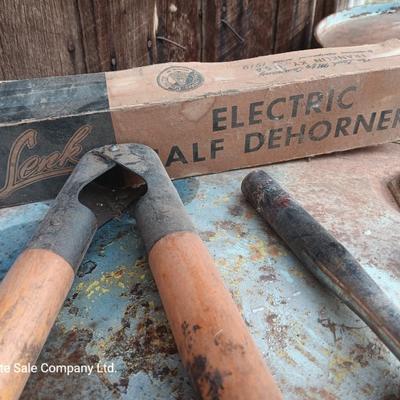 Lenk Electric calf dehorner and horn clips