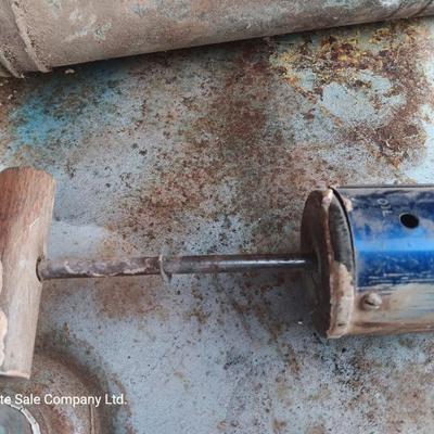 Two vintage Hundson sprayer / dusters without containers
