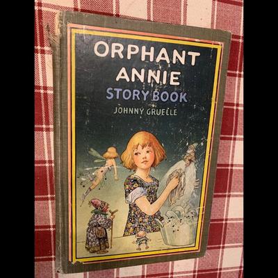 c.1921 Orphant Annie Color Illustrated Story Book