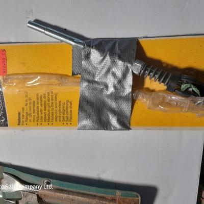 Thor speed drill with an assortment of bits Model 20