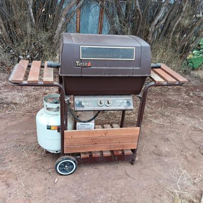 Nice Turco electronic ignition Electro light grill with propane tank, cover and lava rock