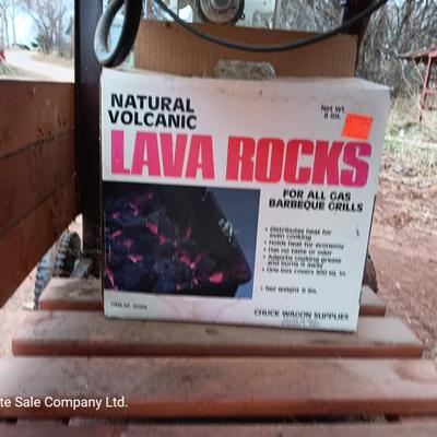 Nice Turco electronic ignition Electro light grill with propane tank, cover and lava rock