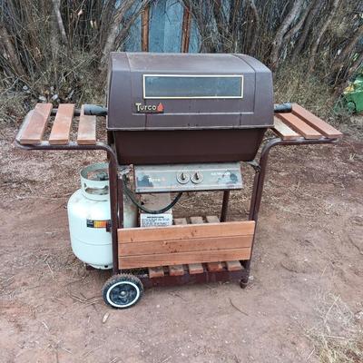 Nice Turco electronic ignition Electro light grill with propane tank, cover and lava rock