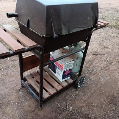 Nice Turco electronic ignition Electro light grill with propane tank, cover and lava rock