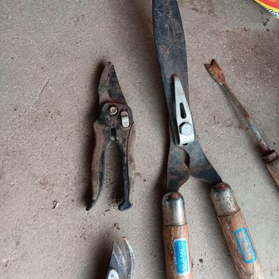 Gardening items - gardening tools, and chemicals