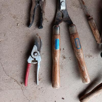 Gardening items - gardening tools, and chemicals