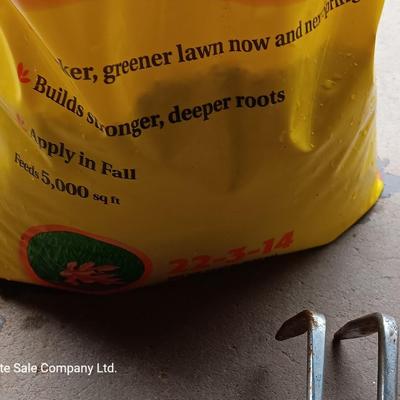 Gardening tools and fertilizer - the claw and other hand tools