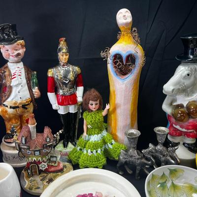 Ceramic whiskey bottle figurines