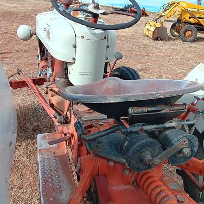 Running 1952 Ford 600 Tractor