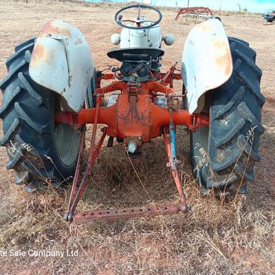 Running 1952 Ford 600 Tractor