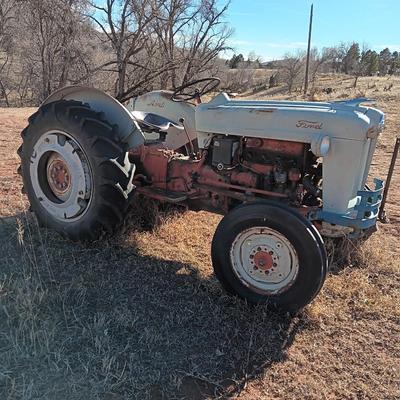 Running 1952 Ford 600 Tractor