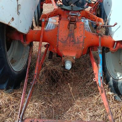 Running 1952 Ford 600 Tractor