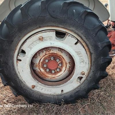 Running 1952 Ford 600 Tractor