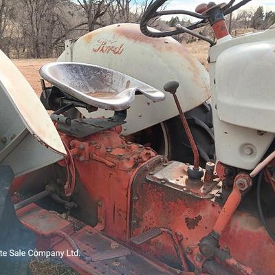 Running 1952 Ford 600 Tractor