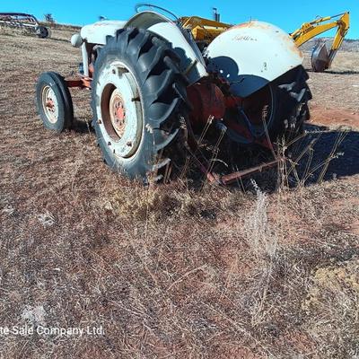 Running 1952 Ford 600 Tractor