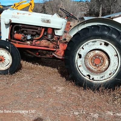 Running 1952 Ford 600 Tractor