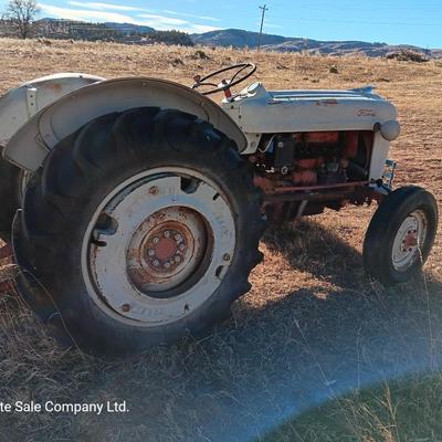 Running 1952 Ford 600 Tractor