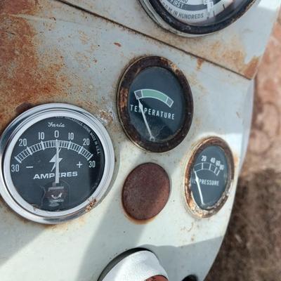 Running 1952 Ford 600 Tractor