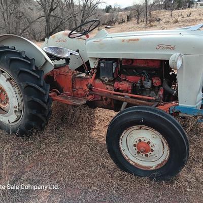 Running 1952 Ford 600 Tractor