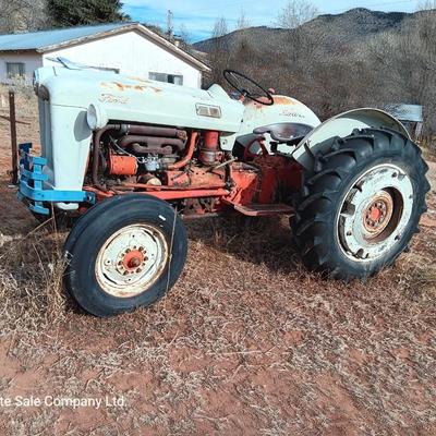 Running 1952 Ford 600 Tractor