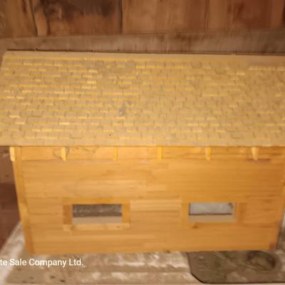 Handcrafted cabin with Garage - cabin lights up