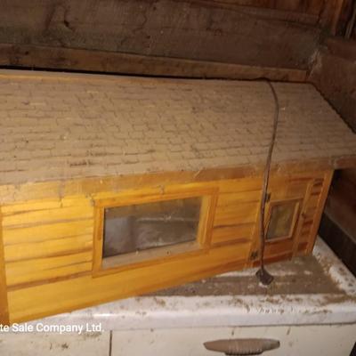 Handcrafted cabin with Garage - cabin lights up