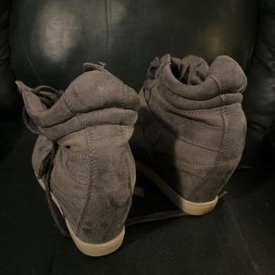 Madden Girl Wedges size 9