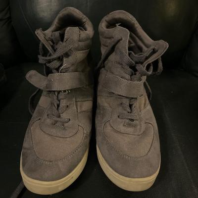Madden Girl Wedges size 9